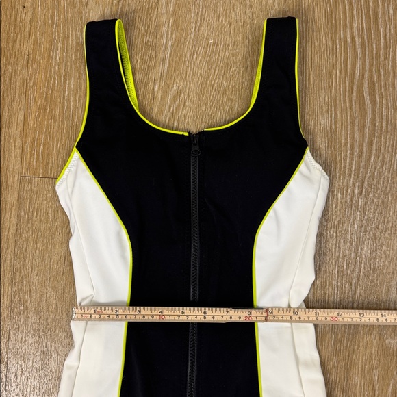 GiGi C Lacey Theo Romper One Piece Swimsuit Surf Suit Jumpsuit size Small - Picture 6 of 10